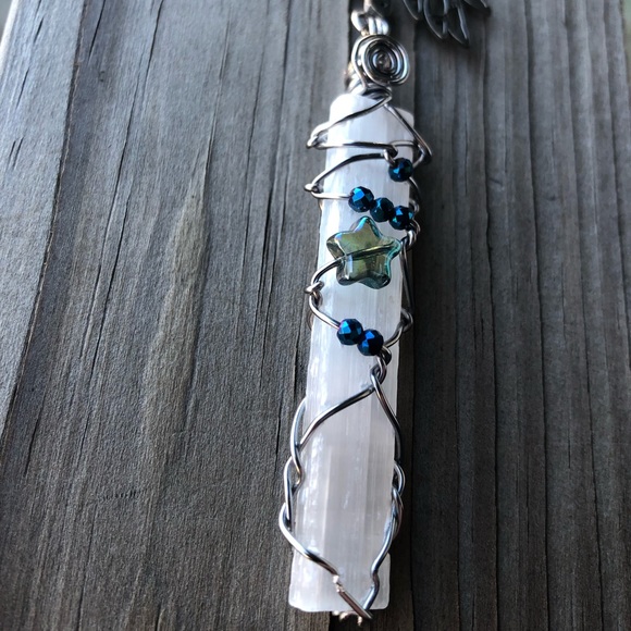 * SOLD * Witchy Hand Selenite Necklace Wire Wrapped - Picture 7 of 13